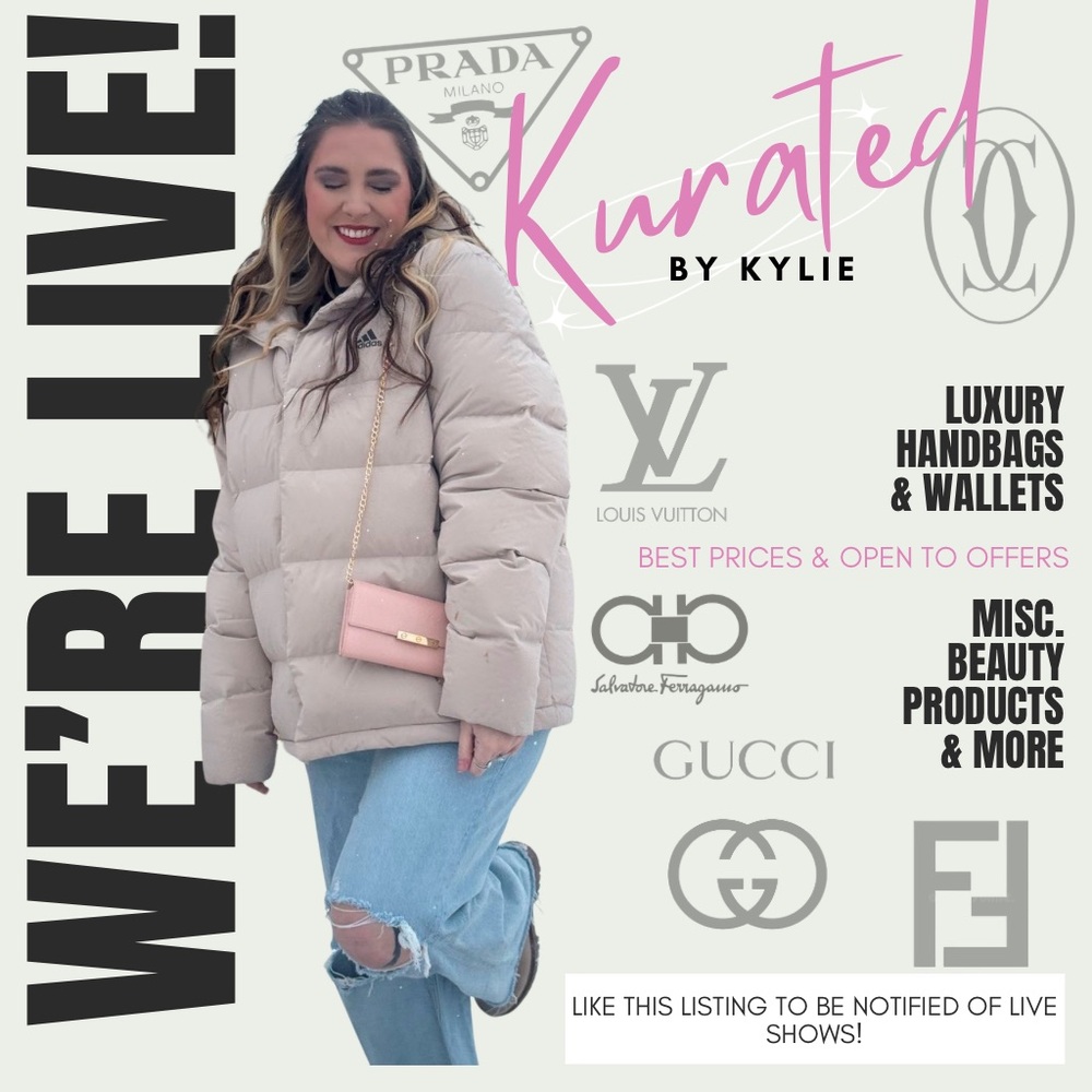 Live Show Notification! Come hang out 🫶🏻